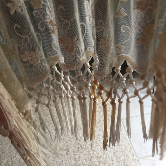 White lace sweater - Picture 1 of 3